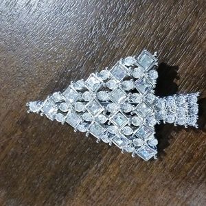 Rhinestone Filled Christmas Tree Brooch Silvertone 2.5" ×1.5"